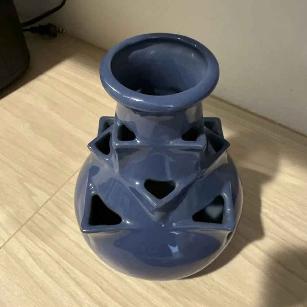 Vintage Western Stoneware Monmouth Pineapple Vase Strawberry Planter Jar Blue 8”